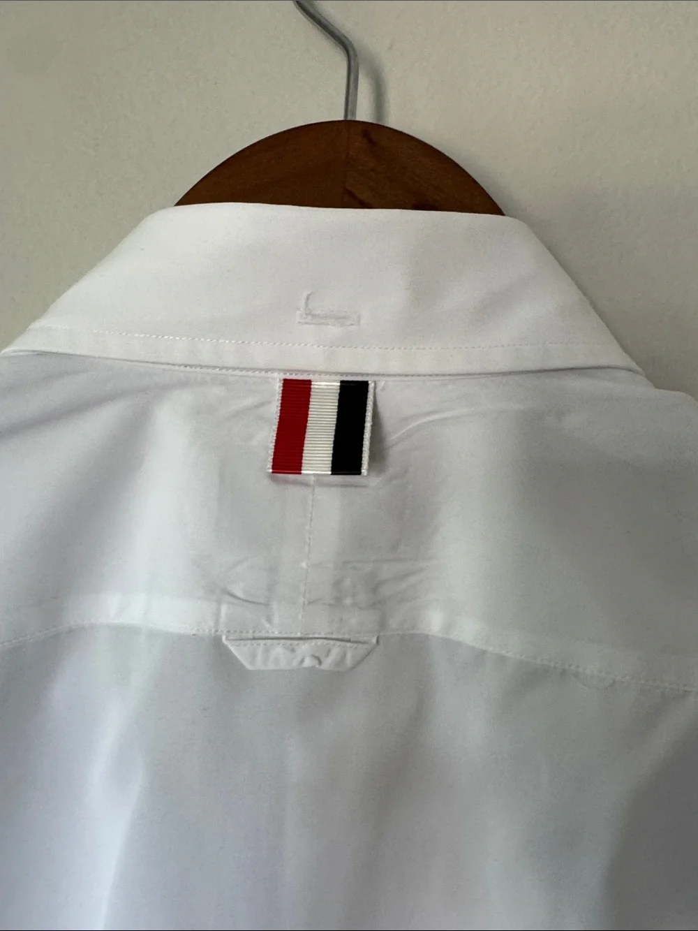Thom Browne White Long-Sleeve Cotton Dress Shirt with Red Inner Placket Accent - Picture 4 of 6